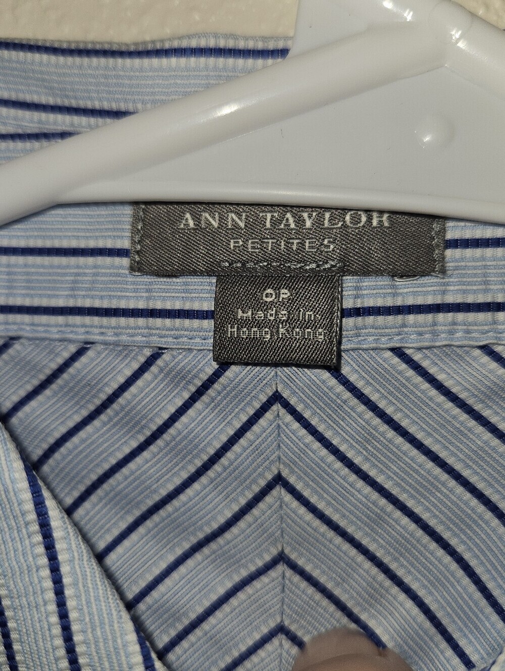 Ann Taylor Petites Womans Long Sleeve Button Up Blouse Size 0p - Picture 6 of 11